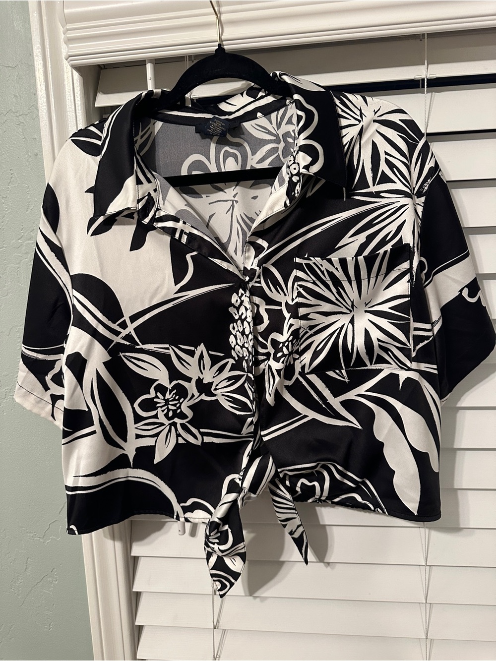 Rachel Roy Black & White Floral Tie-Front Women's Top